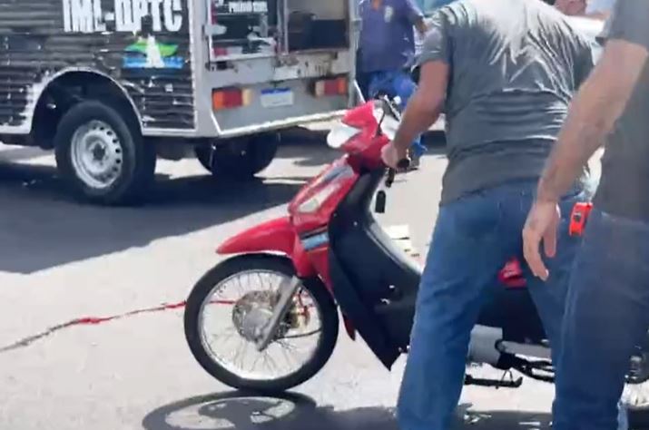 Mulher Perde O Controle Da Moto E Tem Cabe A Esmagada Por Nibus Em Manaus